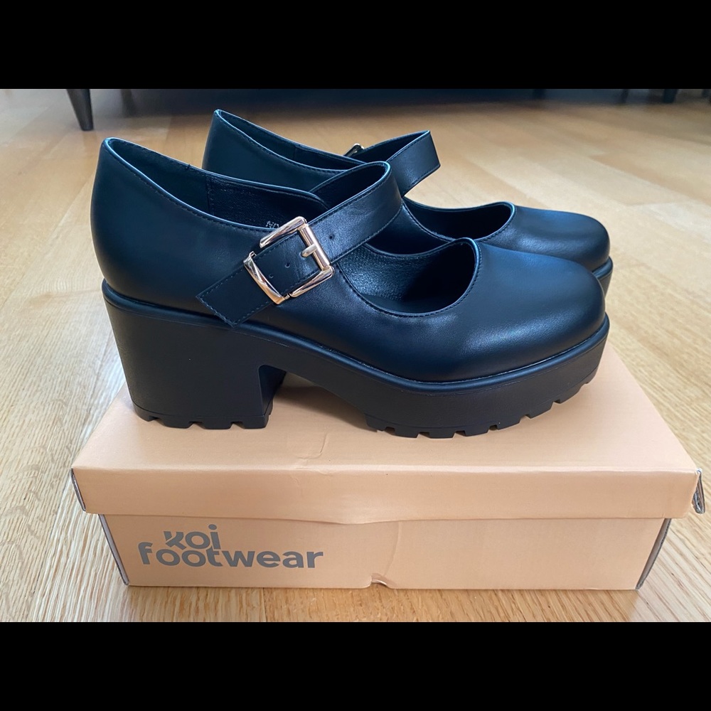 Mary Jane vegan “leather” size 8 shoes